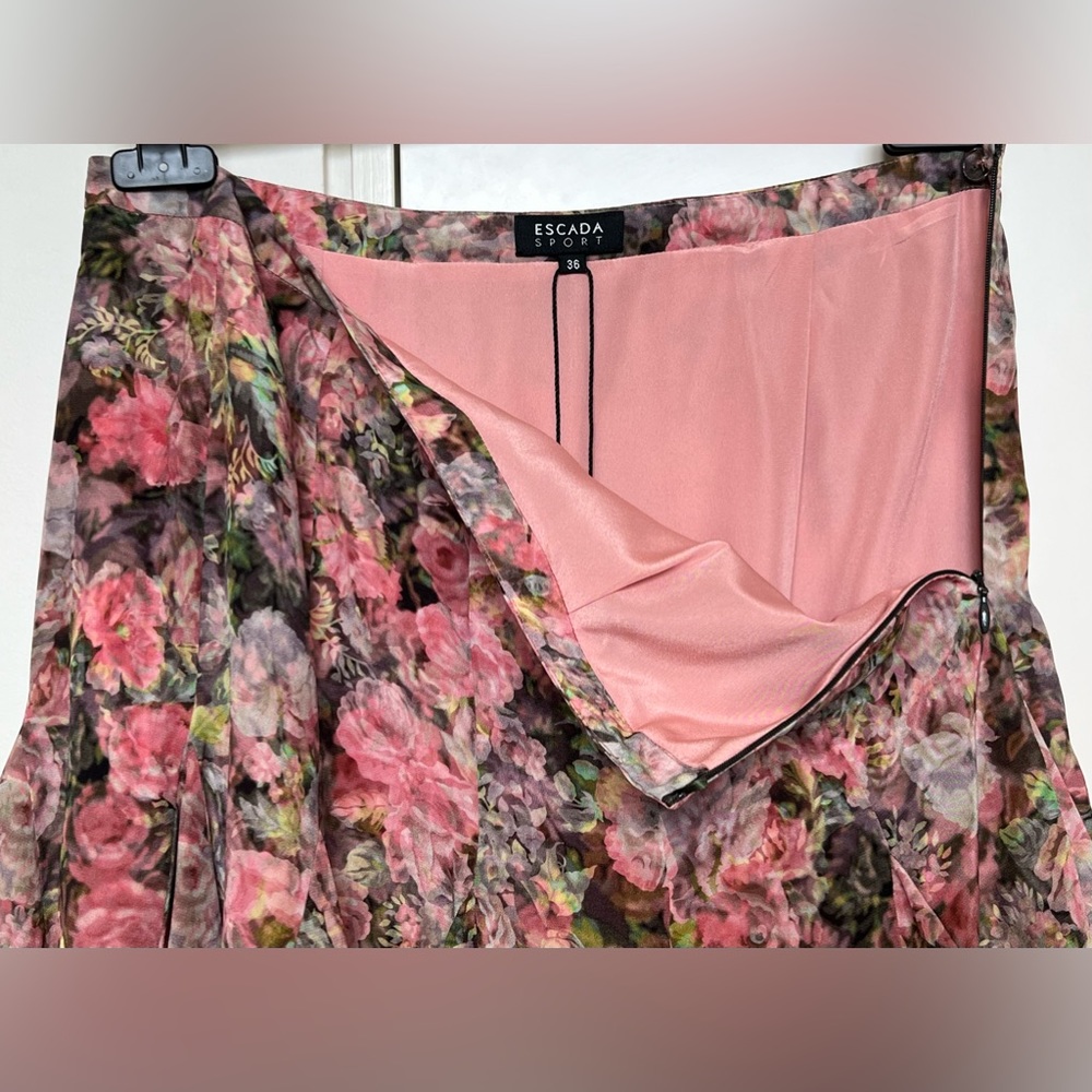 💎🌷ESCADA🌷SKIRT 🌷💎 🌷HOST PICK 🌷💎 - Picture 10 of 16